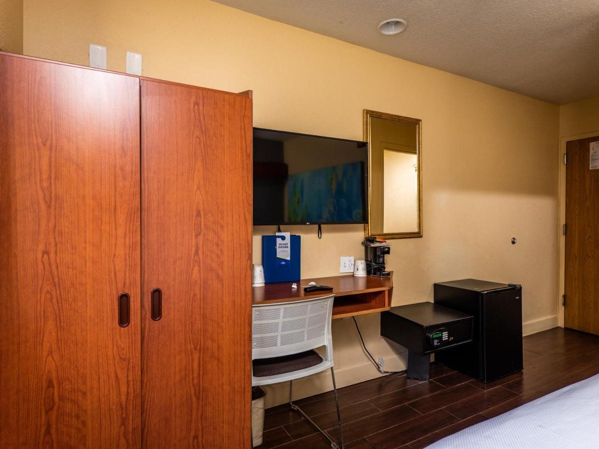 Microtel Inn And Suites Окала Екстериор снимка