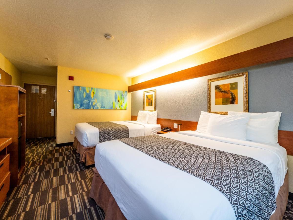 Microtel Inn And Suites Окала Екстериор снимка
