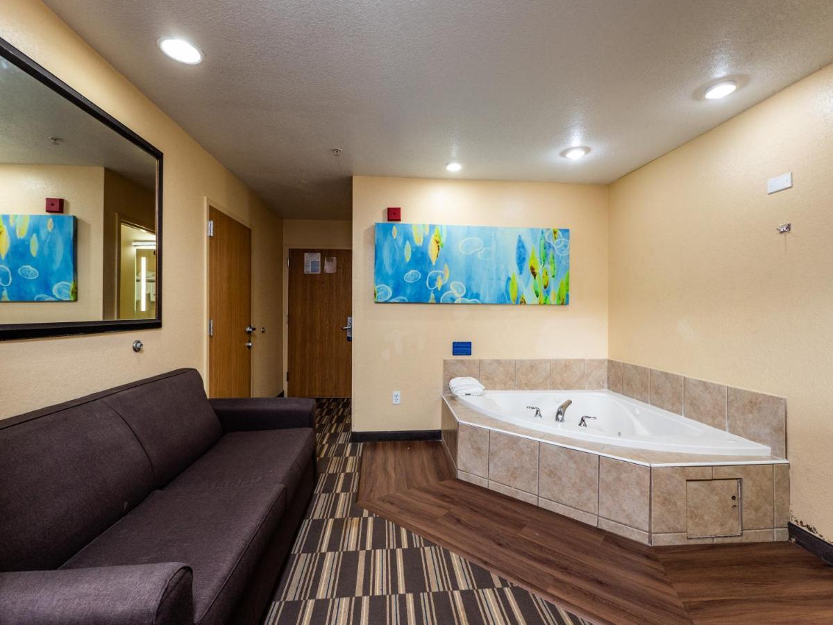 Microtel Inn And Suites Окала Екстериор снимка