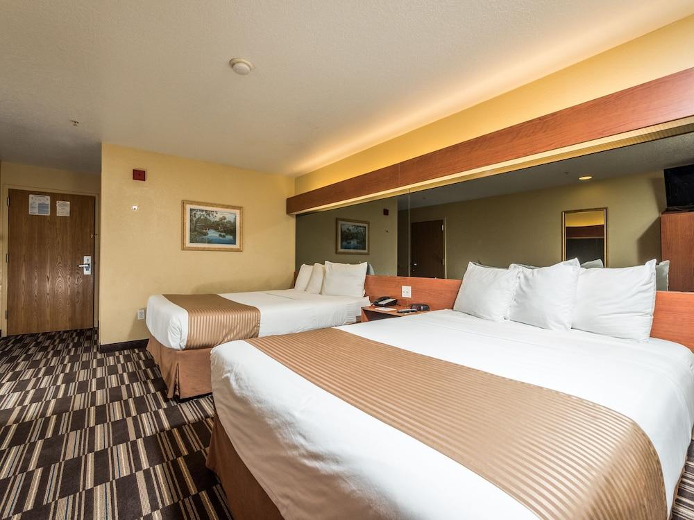 Microtel Inn And Suites Окала Екстериор снимка